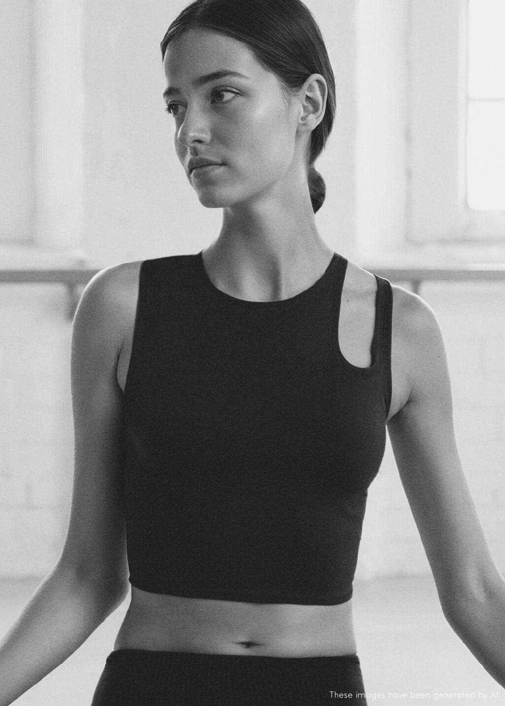 Mango Top disegno asimmetrico