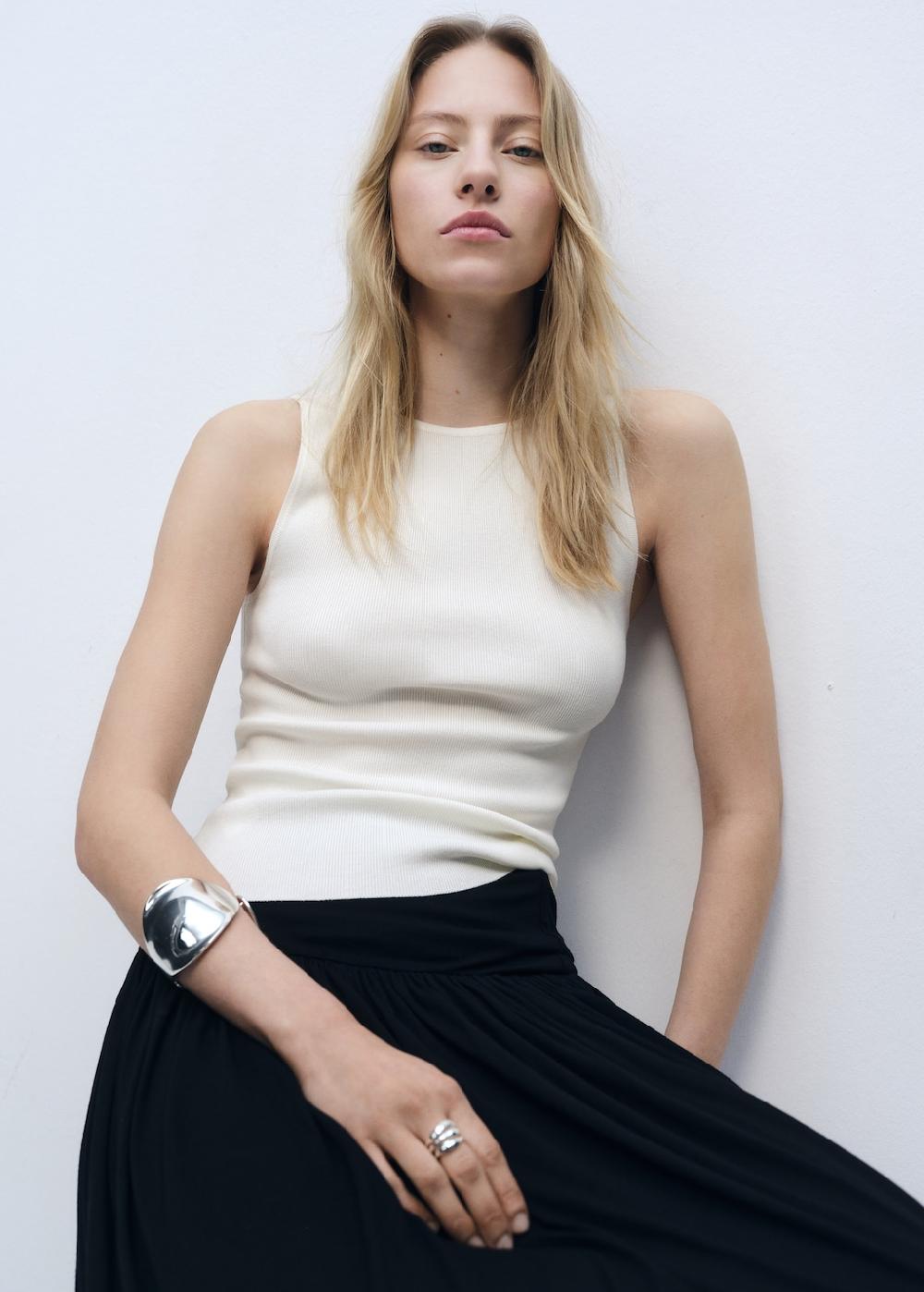 Mango Top in maglia aderente senza maniche