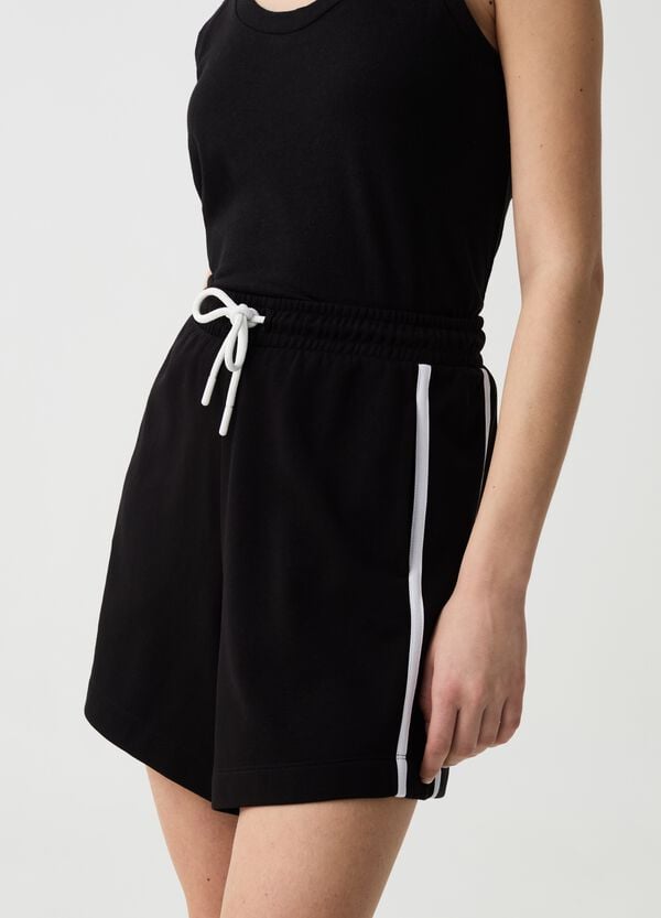 Ovs Bermuda Jogger Essential Con Profili Rigati