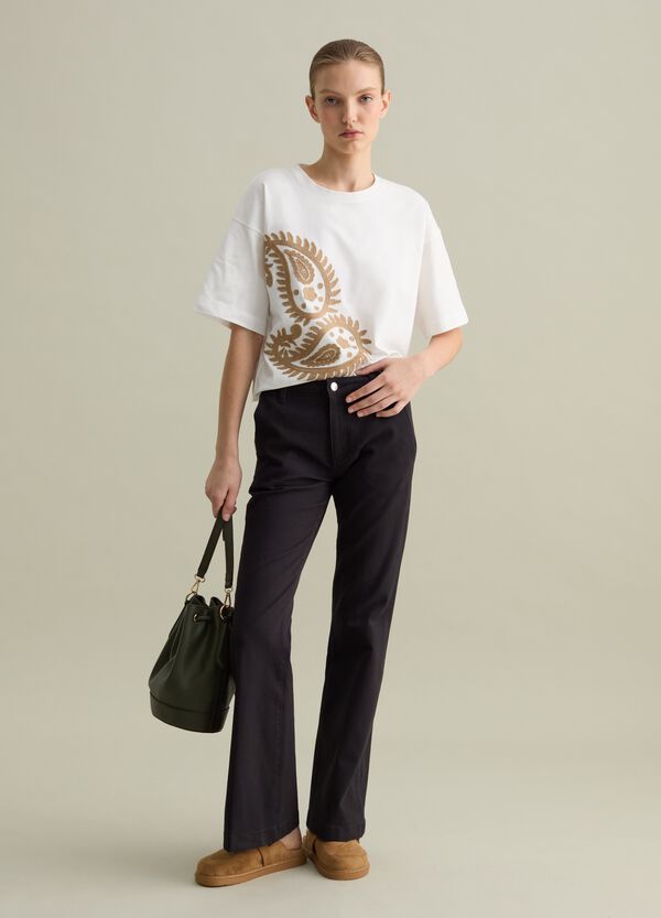 Ovs T-shirt bianca con ricamo paisley