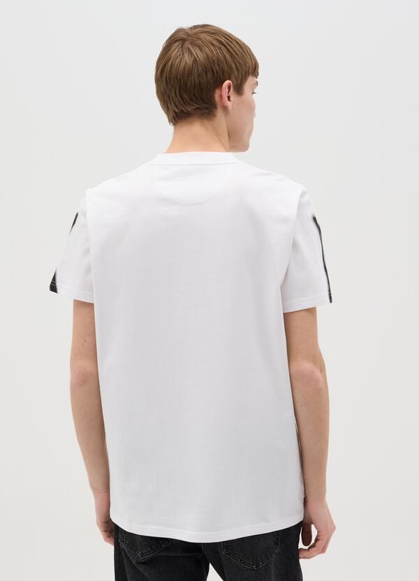 Ovs T-shirt Bianca E Nera Stampa Fiamme