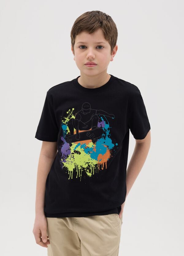 Ovs T-shirt in cotone con stampa ragazzo skater