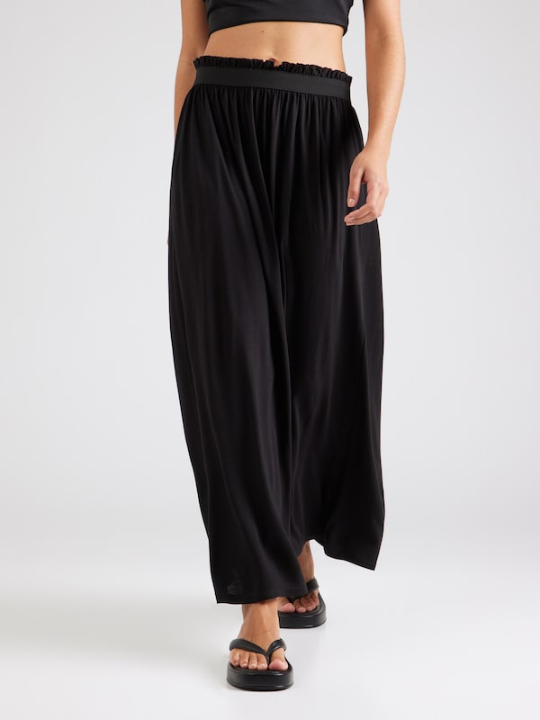 ABOUT YOU Gonna 'Amanda' In Nero