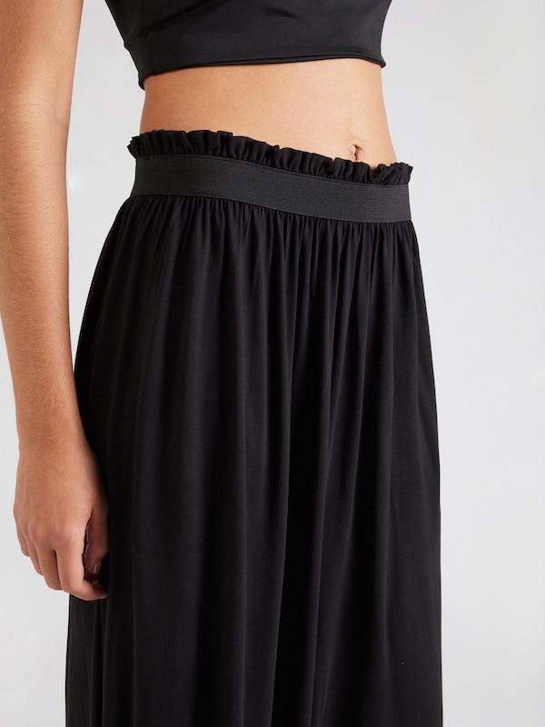 ABOUT YOU Gonna 'Amanda' In Nero