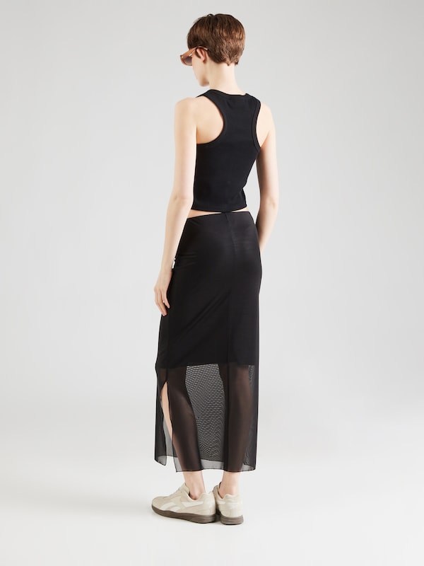 ABOUT YOU Gonna 'Frieda' In Nero