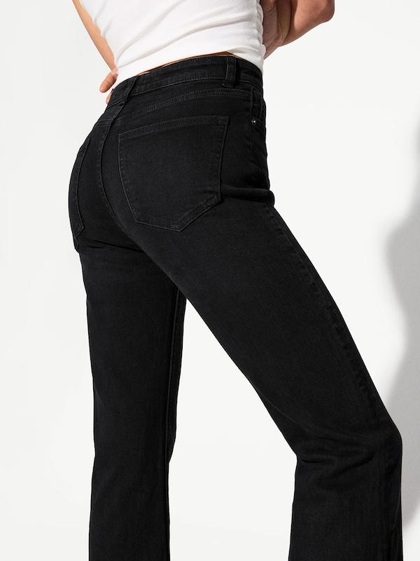 Bershka Flared Jeans In Nero Denim