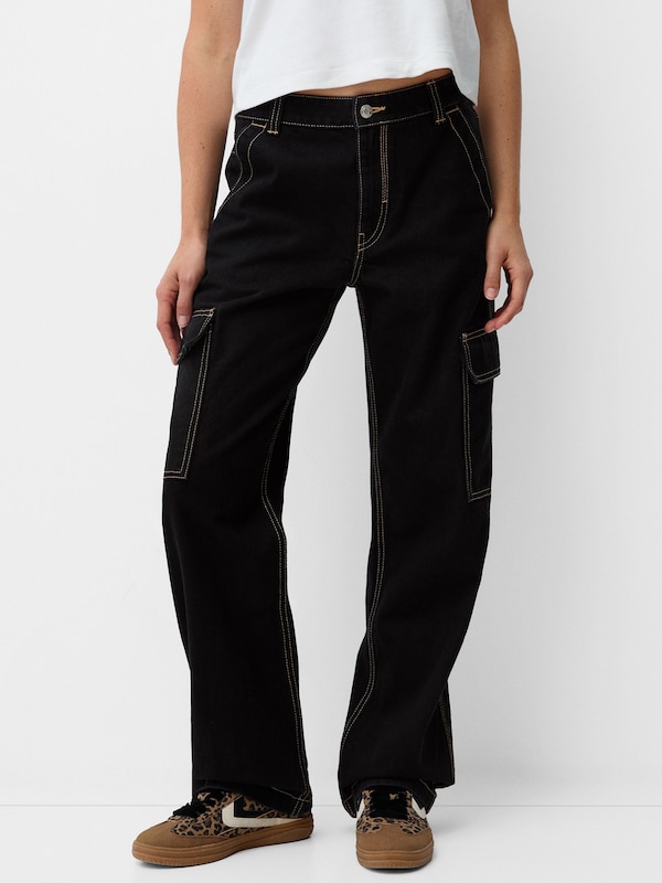 Bershka Loosefit Jeans Cargo In Nero