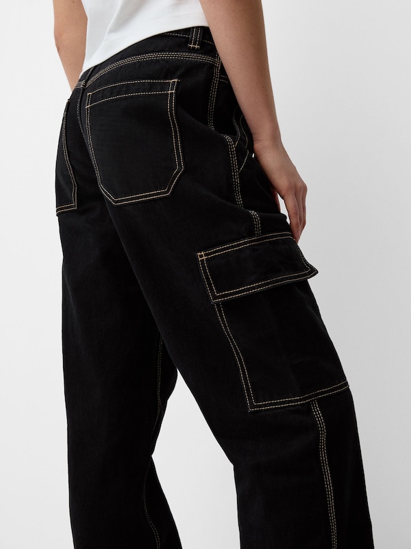 Bershka Loosefit Jeans Cargo In Nero