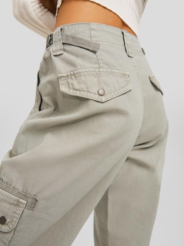 Bershka Loosefit Pantaloni Cargo In Beige