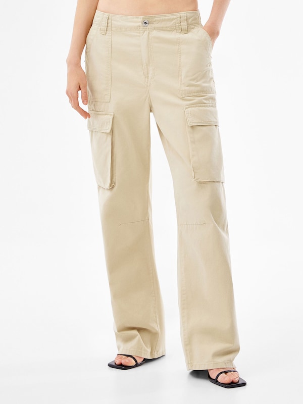 Bershka Loosefit Pantaloni Cargo In Sabbia
