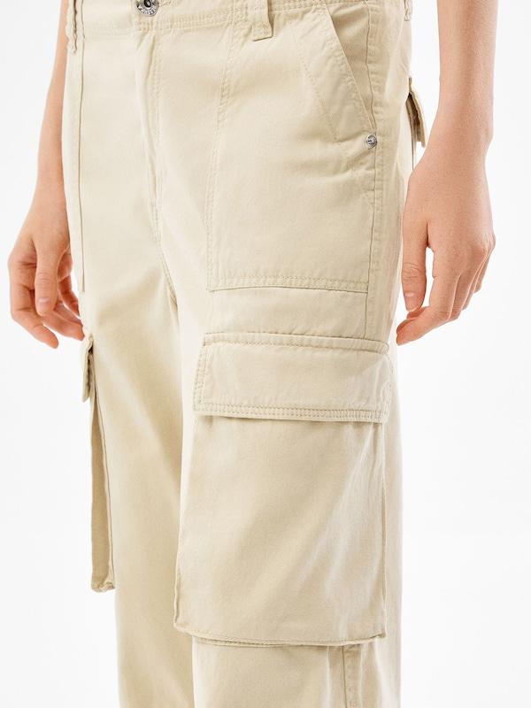 Bershka Loosefit Pantaloni Cargo In Sabbia
