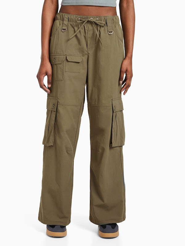 Bershka Wide Leg Pantaloni Cargo In Cachi