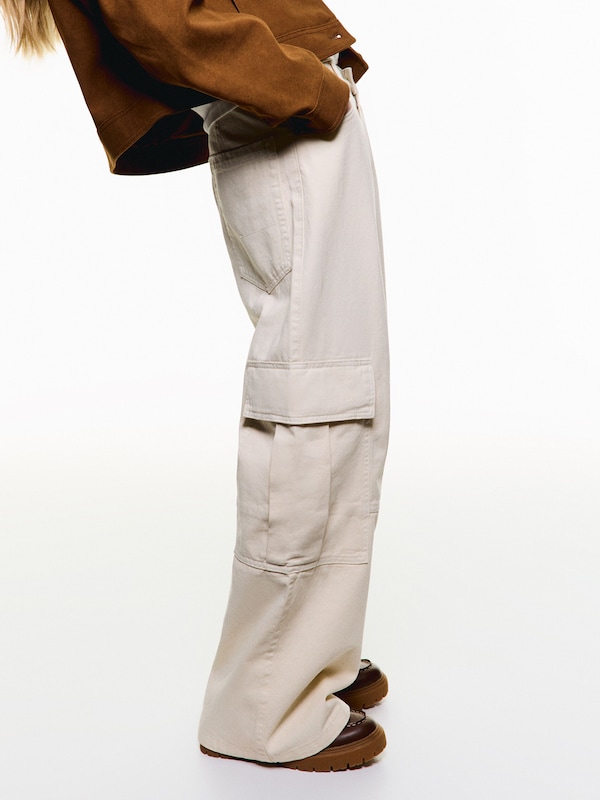 Bershka Wide Leg Pantaloni Cargo In Écru