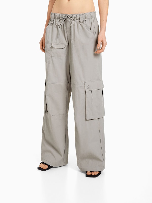 Bershka Wide Leg Pantaloni Cargo In Grigio