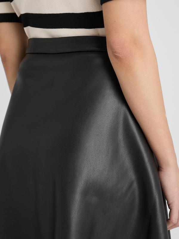 Guido Maria Kretschmer Women Gonna 'Gina' In Nero