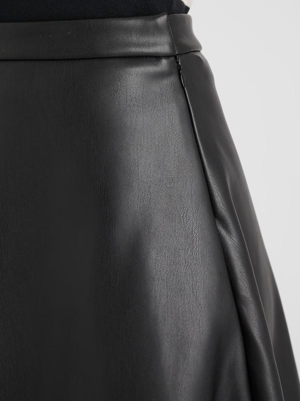 Guido Maria Kretschmer Women Gonna 'Gina' In Nero
