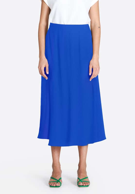 Jascha Stockholm Gonna 'Fancy Long' In Blu