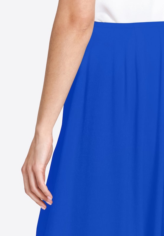 Jascha Stockholm Gonna 'Fancy Long' In Blu