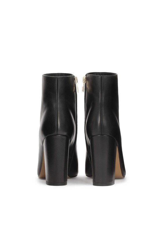 Kazar Ankle Boots In Nero