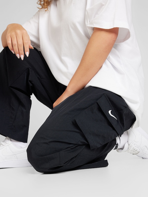 Nike Sportswear Loosefit Pantaloni Cargo 'Essential' In Nero