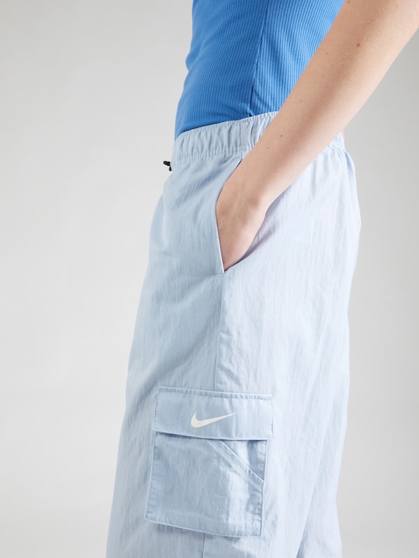 Nike Sportswear Loosefit Pantaloni Cargo 'ESSNTL' In Blu Pastello