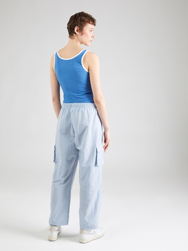 Nike Sportswear Loosefit Pantaloni Cargo 'ESSNTL' In Blu Pastello