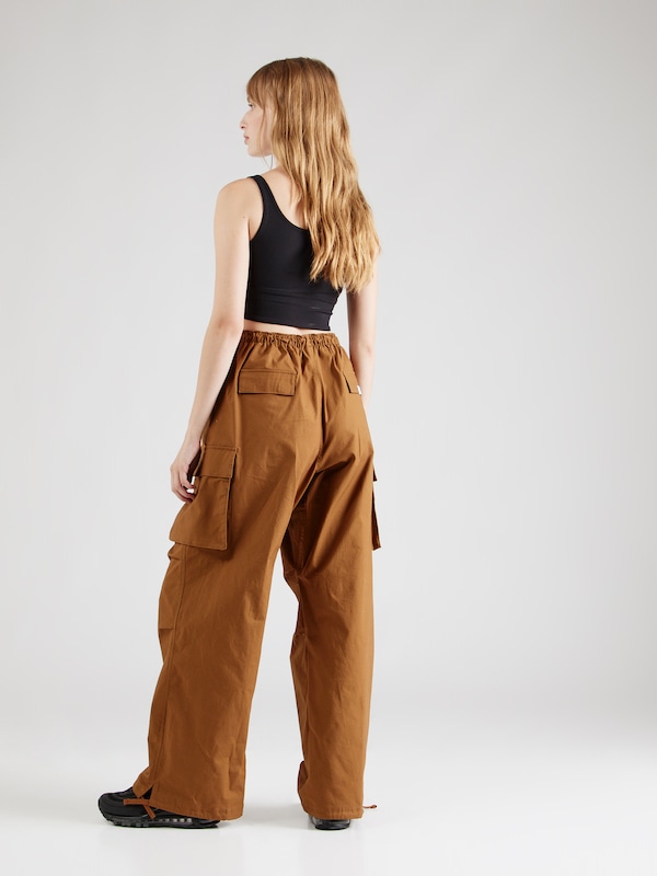 Nike Sportswear Loosefit Pantaloni Cargo In Caramello
