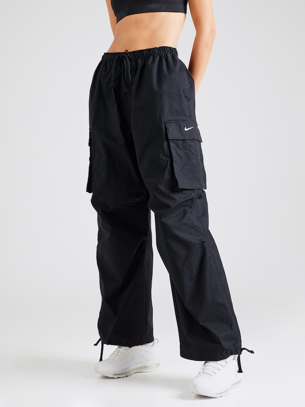 Nike Sportswear Loosefit Pantaloni Cargo In Nero