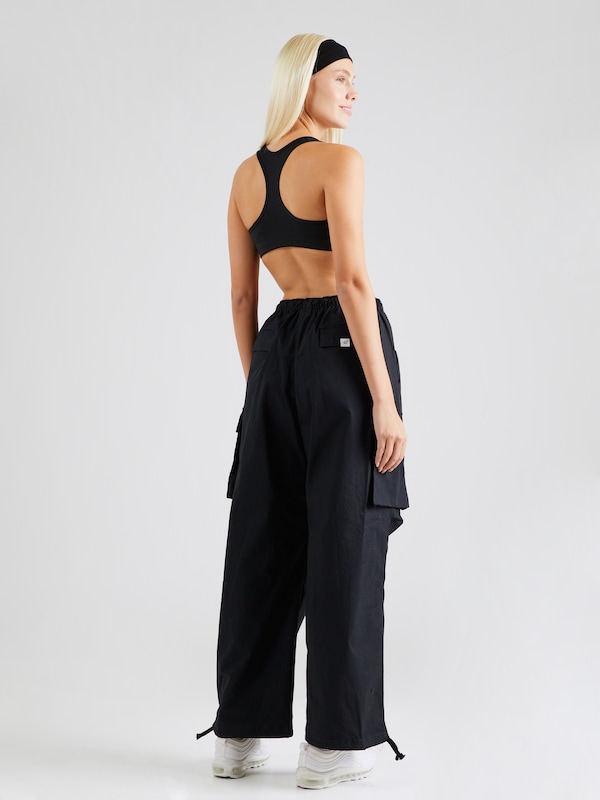 Nike Sportswear Loosefit Pantaloni Cargo In Nero