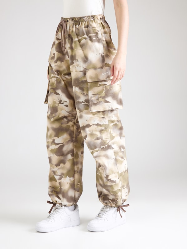 Nike Sportswear Tapered Pantaloni Cargo In Cappuccino Marrone Scuro