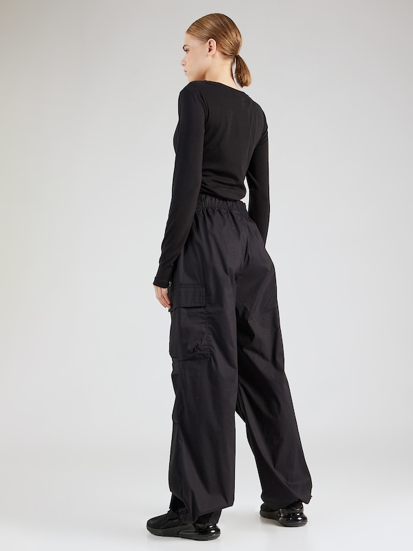 Nike Sportswear Wide Leg Pantaloni Cargo In Nero