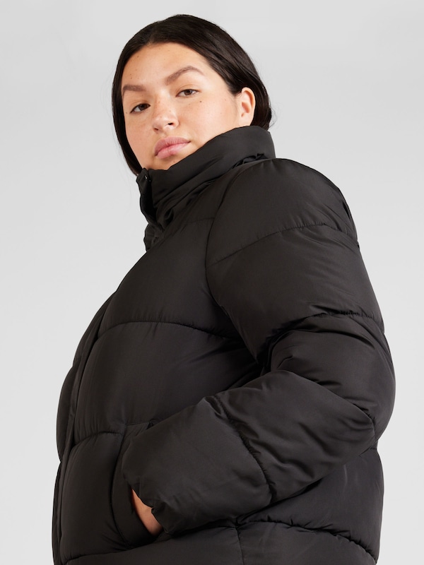 ONLY Carmakoma Giacca Di Mezza Stagione 'COOL' In Nero