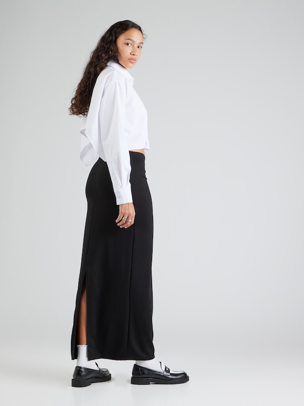 PIECES Gonna 'PCNaya' In Nero