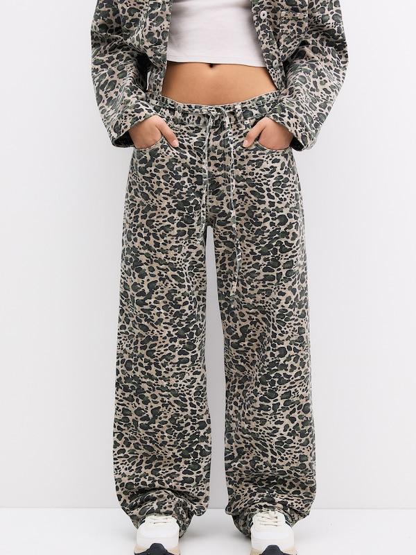 Pull&Bear Baggy Jeans In Marrone
