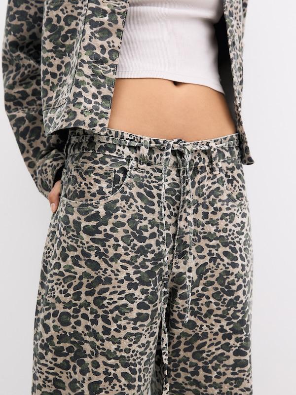 Pull&Bear Baggy Jeans In Marrone