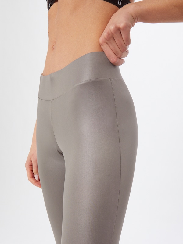 Urban Classics Skinny Leggings In Grigio Argento