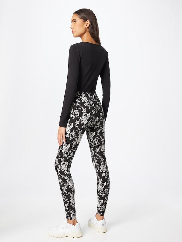 Urban Classics Skinny Leggings In Nero