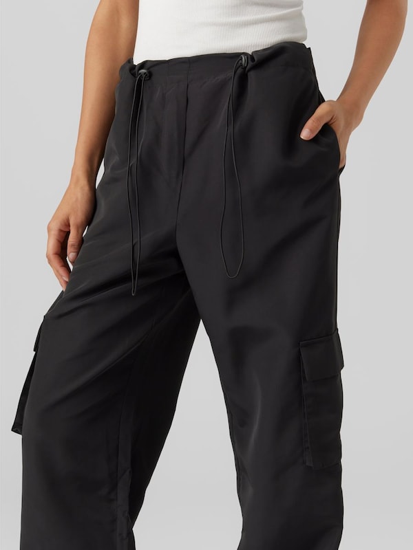 VERO MODA Loosefit Pantaloni Cargo 'Tessie' In Nero