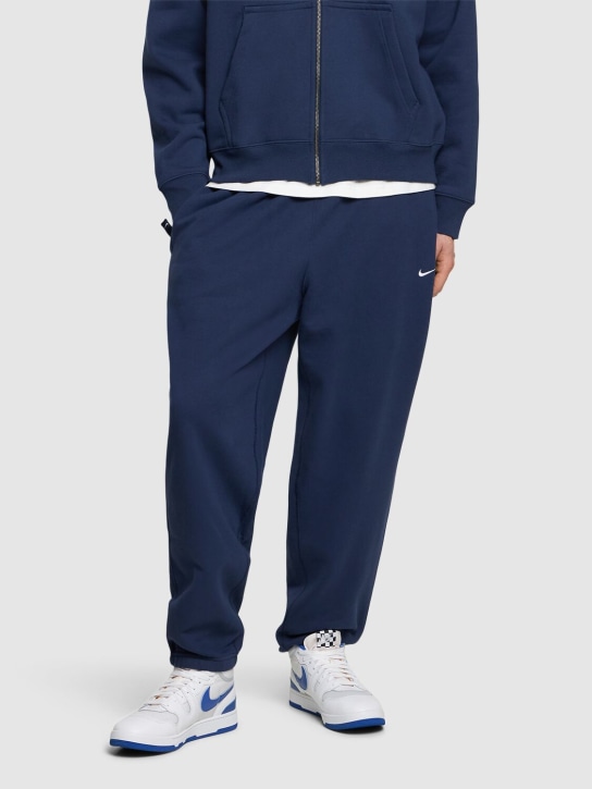 LuisaViaRoma NikeSneakers Attack