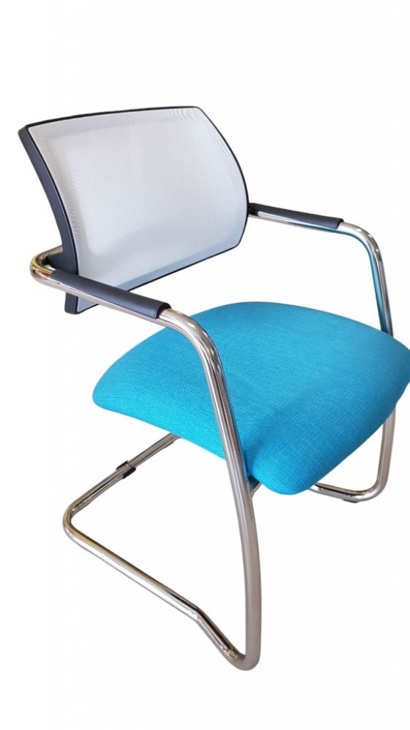 Mercatopoli 4 Poltrone A Slitta Impilabili Schiena Rete Seduta Inbottita Turchese Struttura Cromata