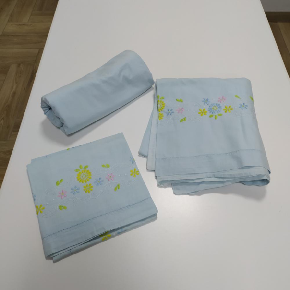 Mercatopoli Completo Matrimoniale Ricamato Sotto No Angoli Celeste (4 pezzi)