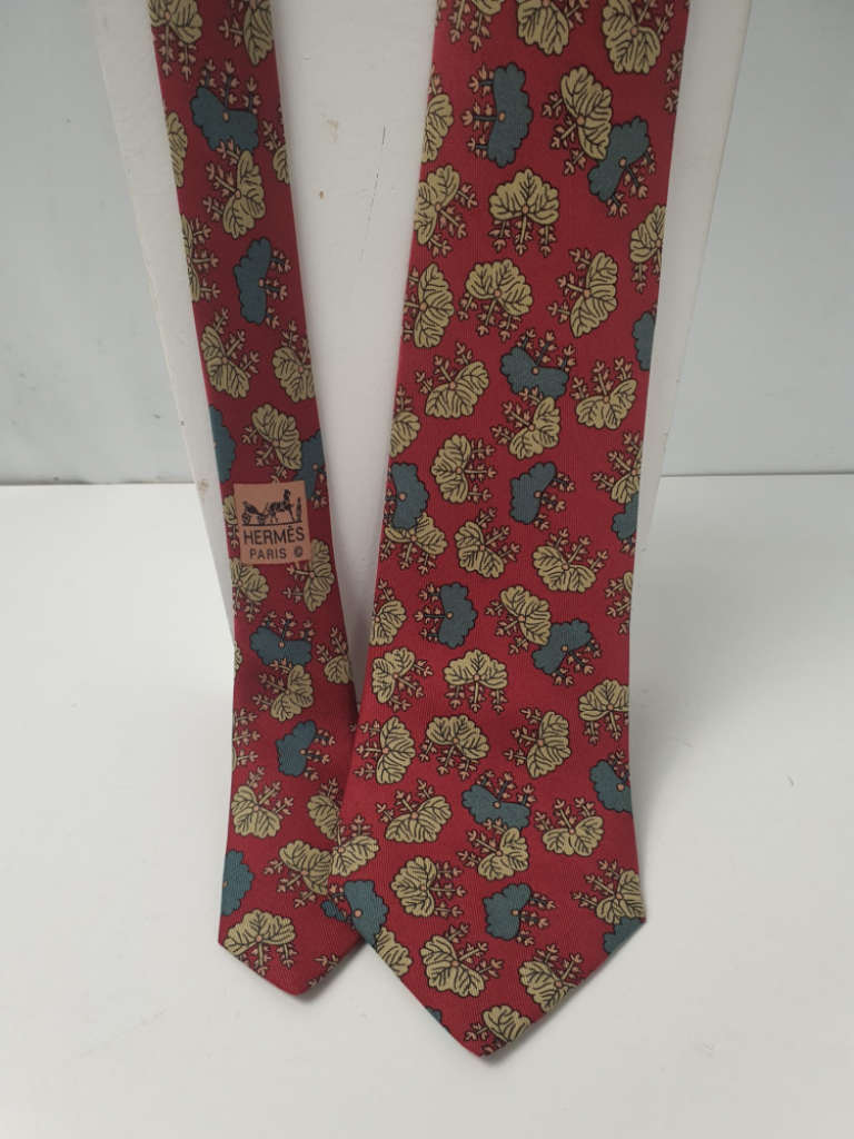 Mercatopoli Cravatta Hermès Rosso Magenta Fantasia Foglie Orientali