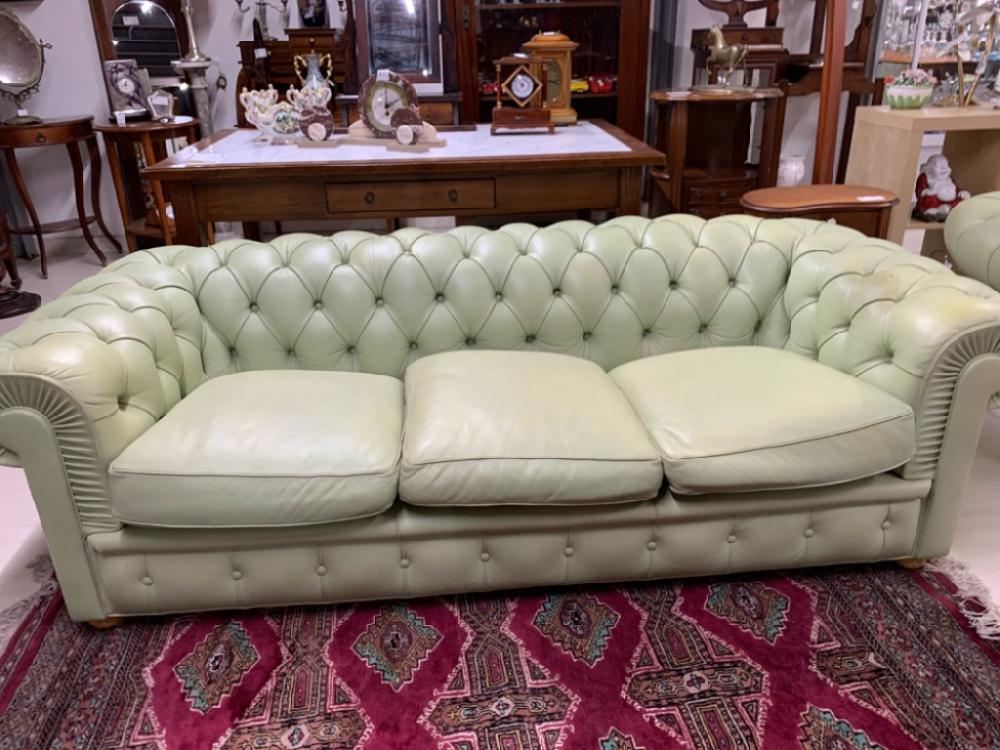 Mercatopoli Divano Chesterfield Frau Verde Chiaro 3 Posti Tarli Nei Piedi E Lievi Graffi