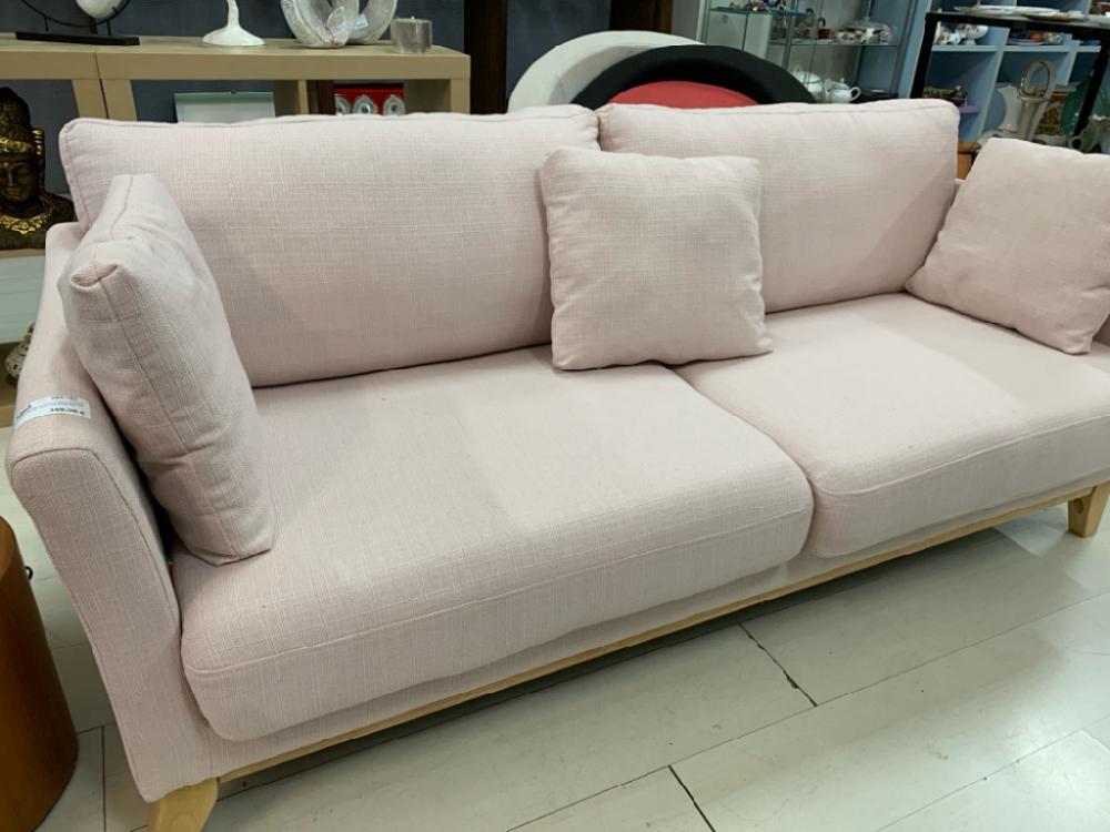 Mercatopoli Divano Scandivano Tessuto Rosa Sfoderabile Con Tre Cuscini R 21/01