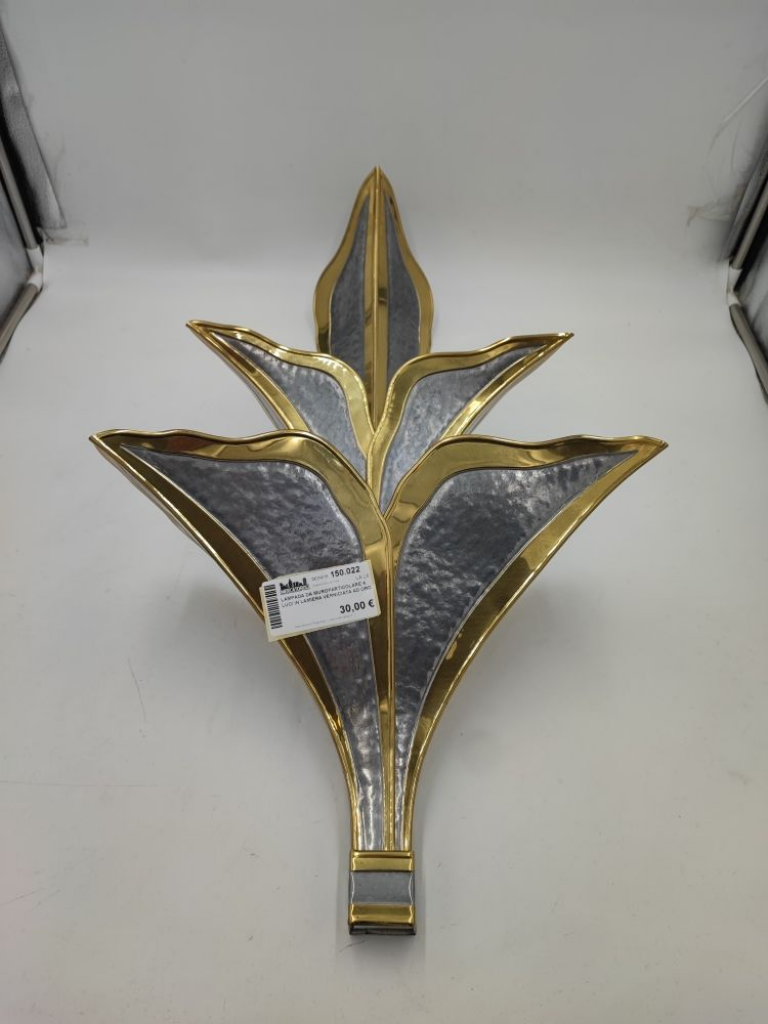 Mercatopoli LAMPADA DA MUROPARTICOLARE 4 LUCI IN LAMIERA VERNICIATA AD ORO