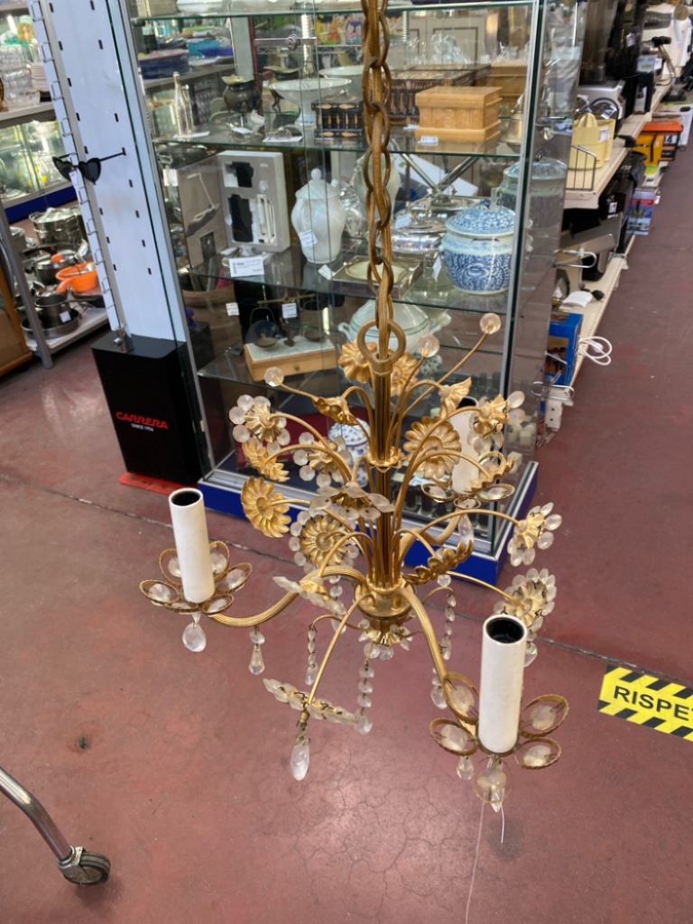 Mercatopoli Lampadario In Ferro Dorato Fiori In Vetro A Tre Luci