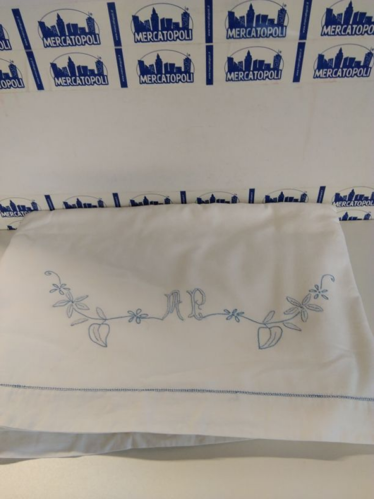 Mercatopoli Lenzuolo Matrimoniale Bianco Con Iniziali B C