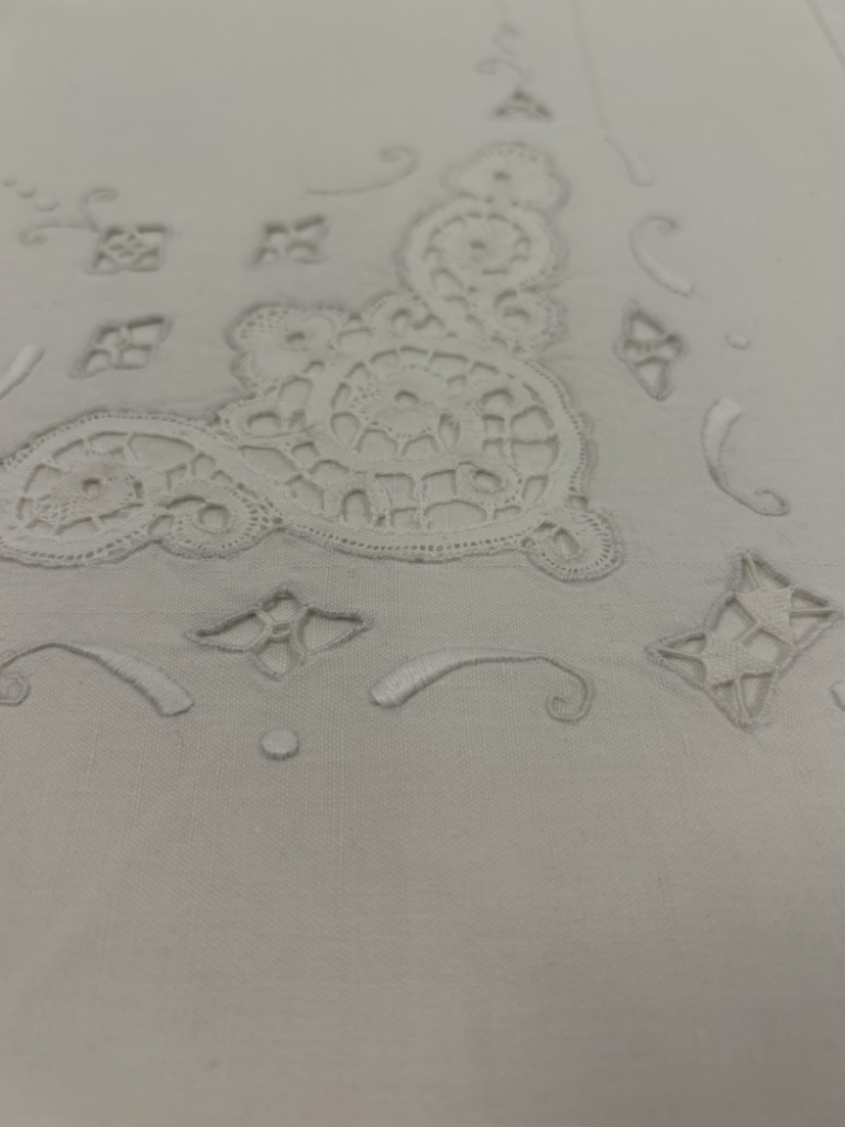 Mercatopoli Lenzuolo Matrimoniale Ricamato Inserti Pizzo