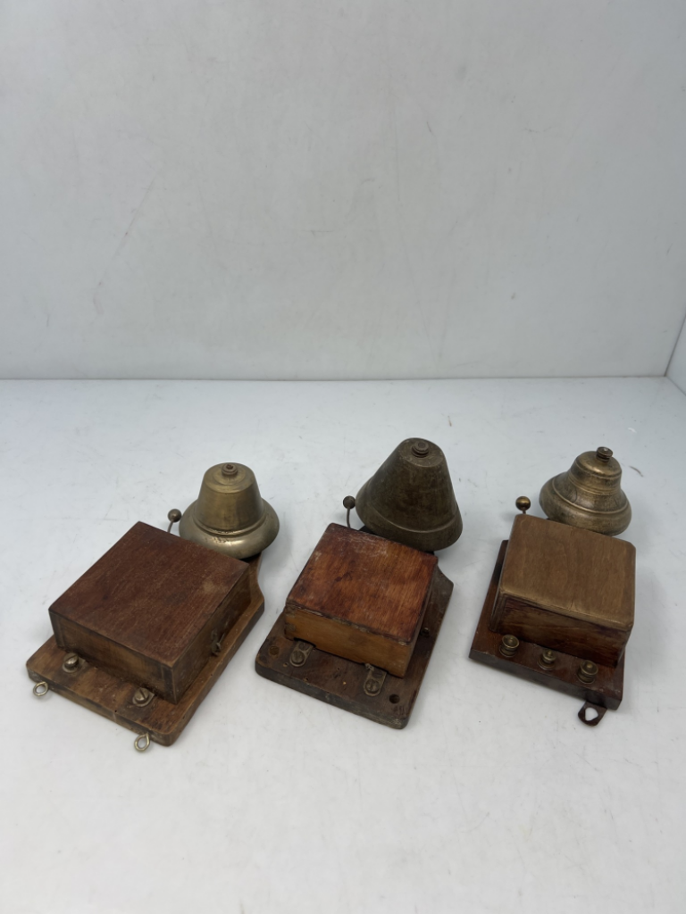 Mercatopoli Antico Campanello Supporto Legno