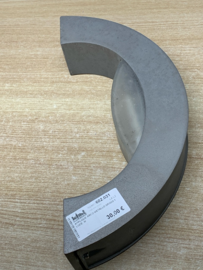 Mercatopoli APPLIQUE ARCO METALLO GRIGIO 1 LUCE W
